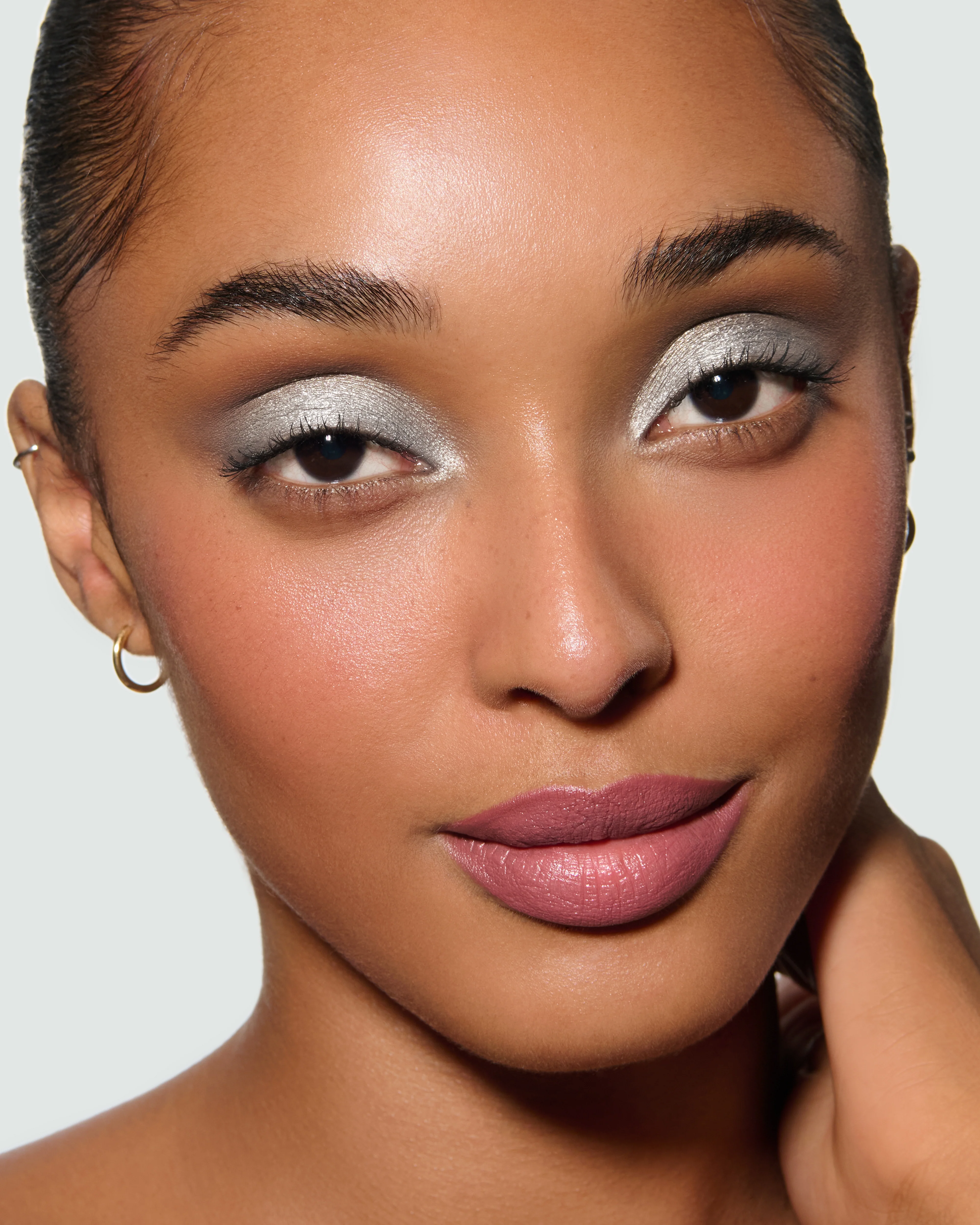 Aria (Liquid Lurex Eyeshadow) - Image 6
