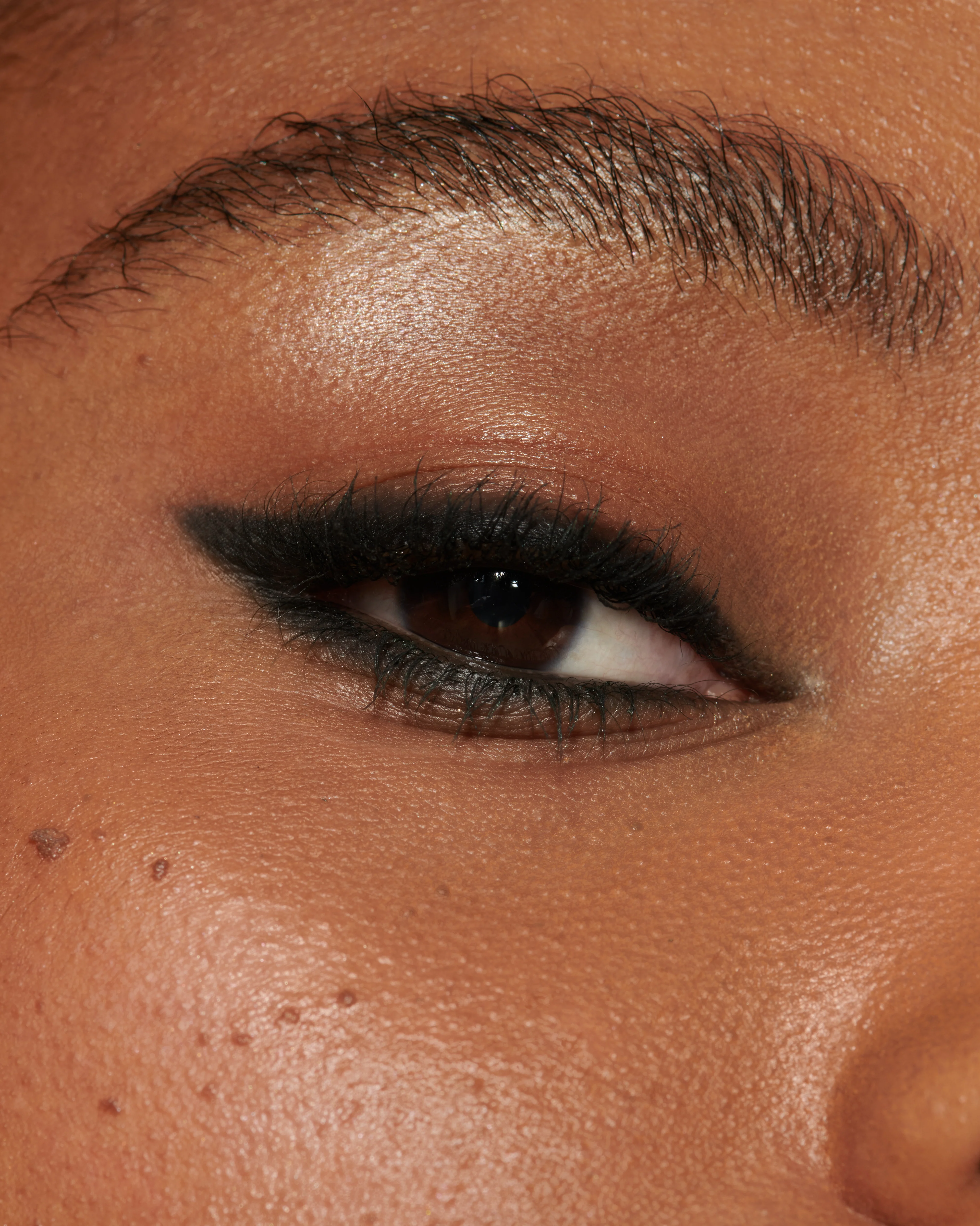 Black Treacle (Seamless Glide Eye Pencil) - Image 5