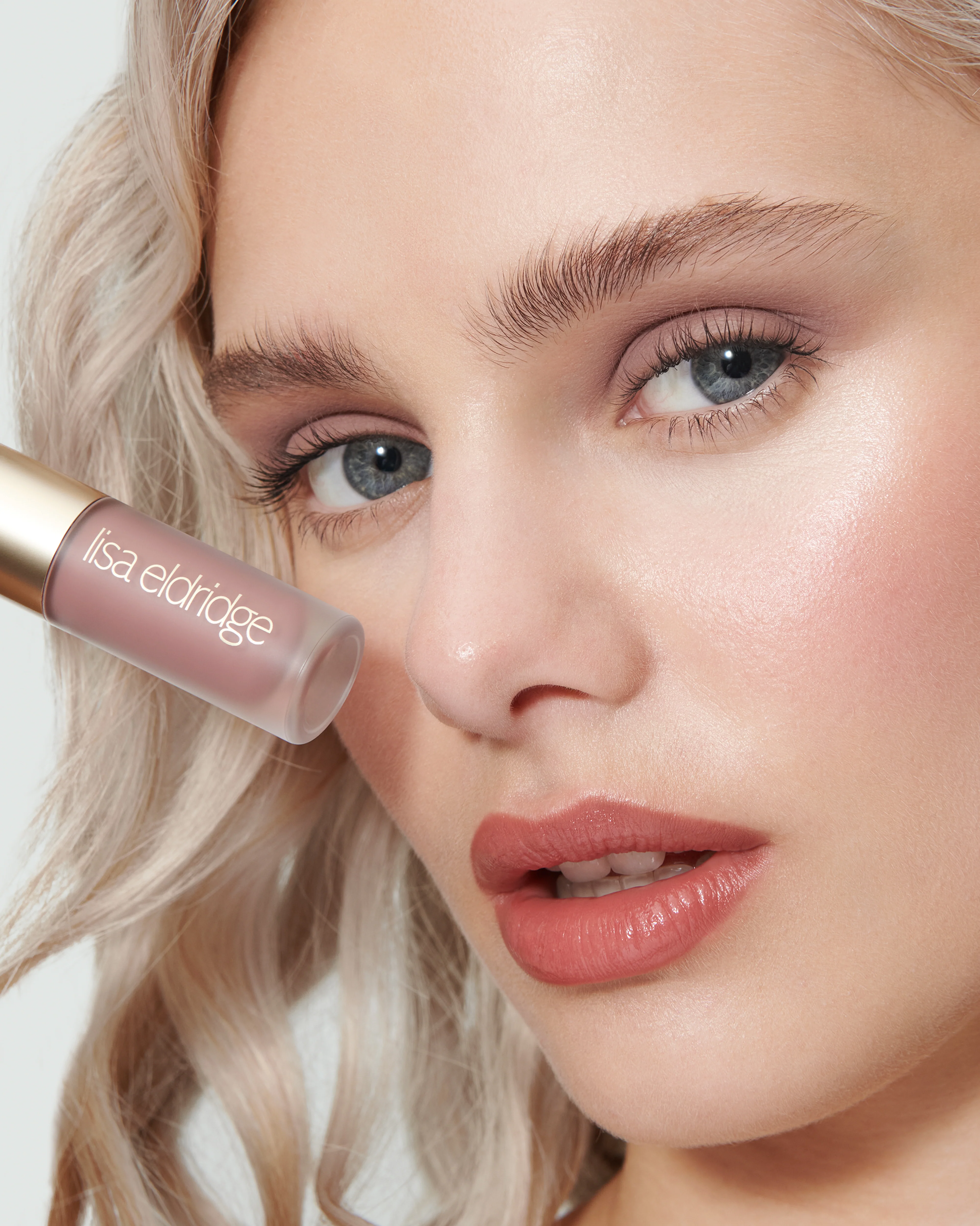 Ione (Liquid Silk Liquid Eyeshadow) - Image 8
