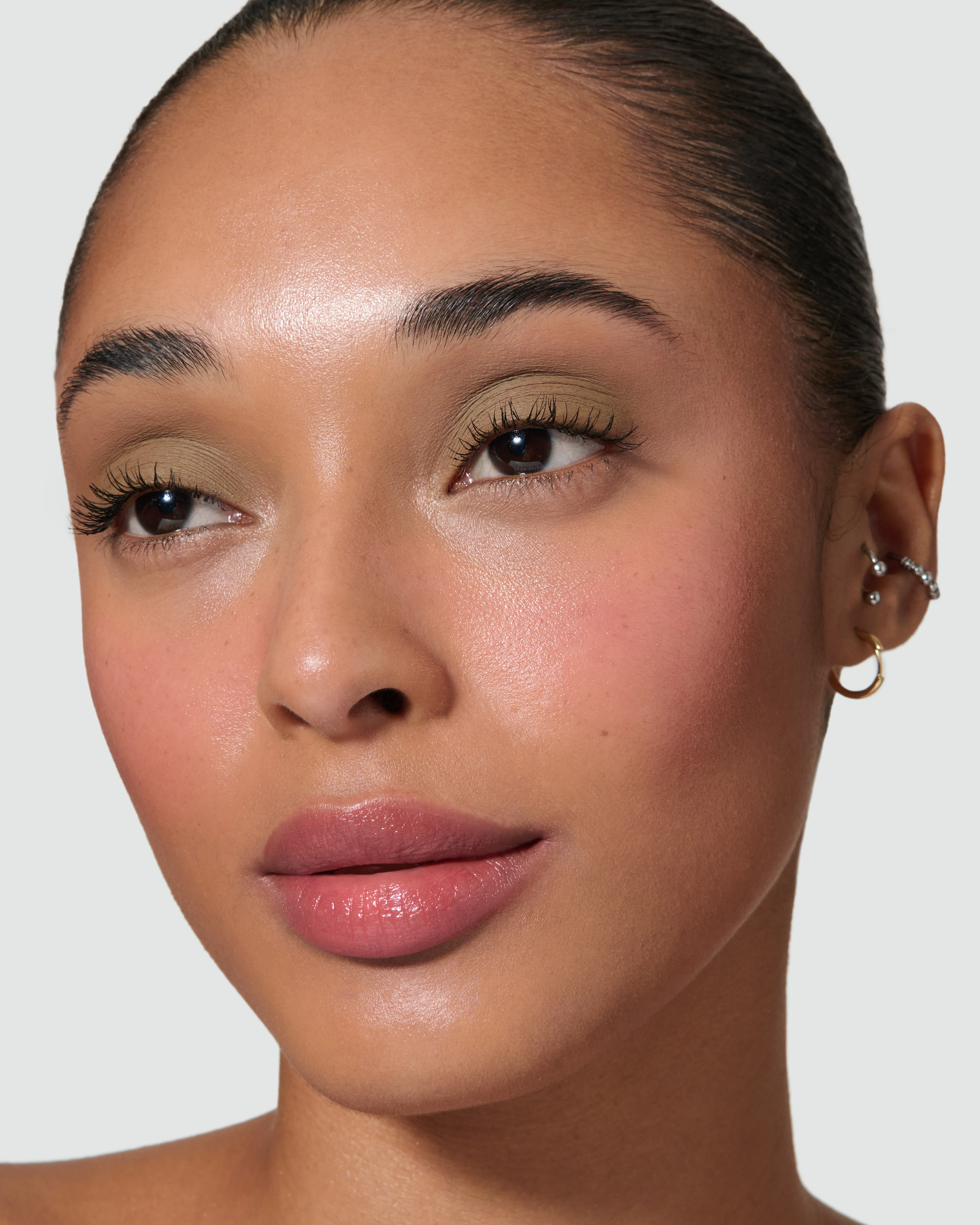 Mimi (Liquid Silk Liquid Eyeshadow) - Image 3