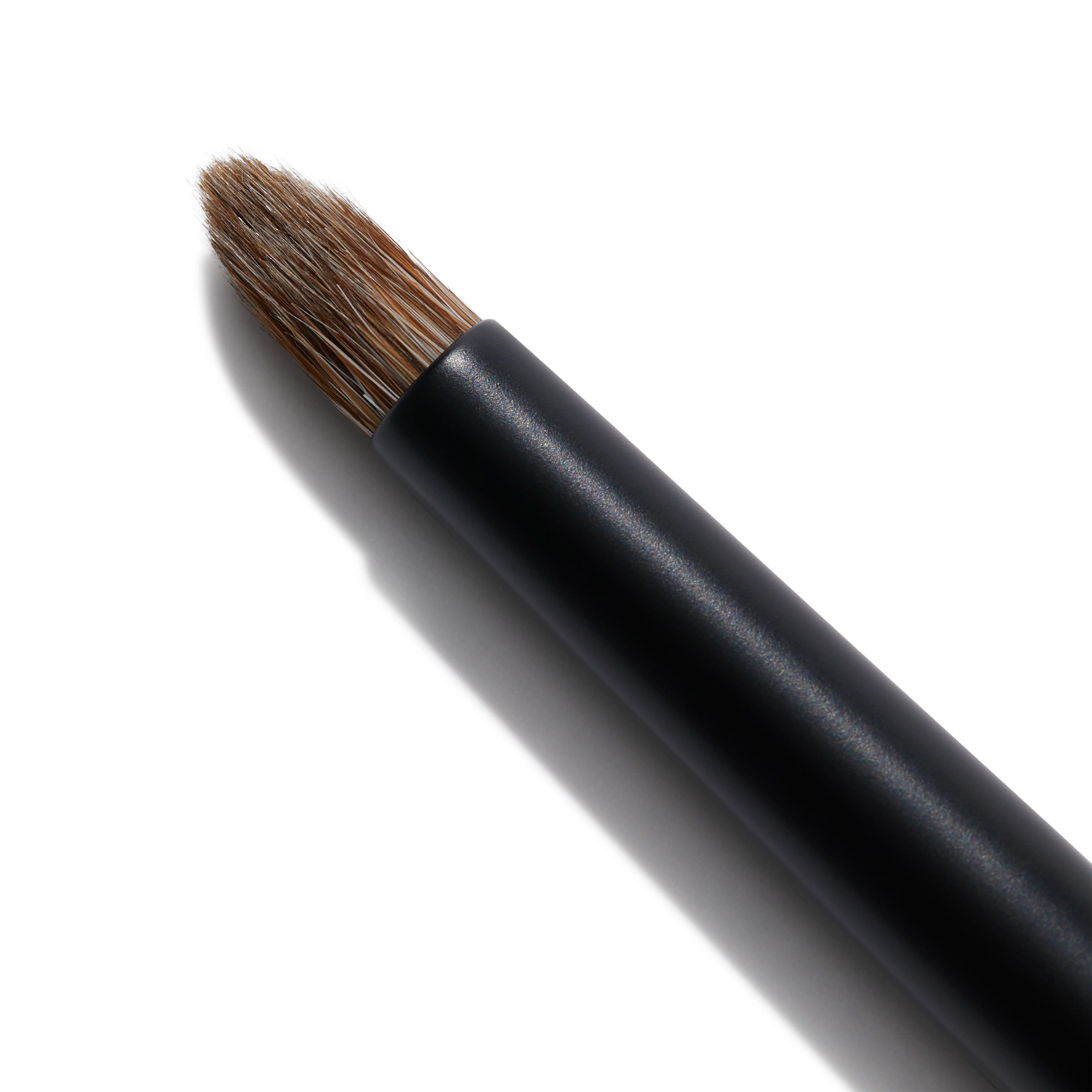 No. 14 Smudge and Blend Eye Brush (Seamless Blend Brush) - Image 5