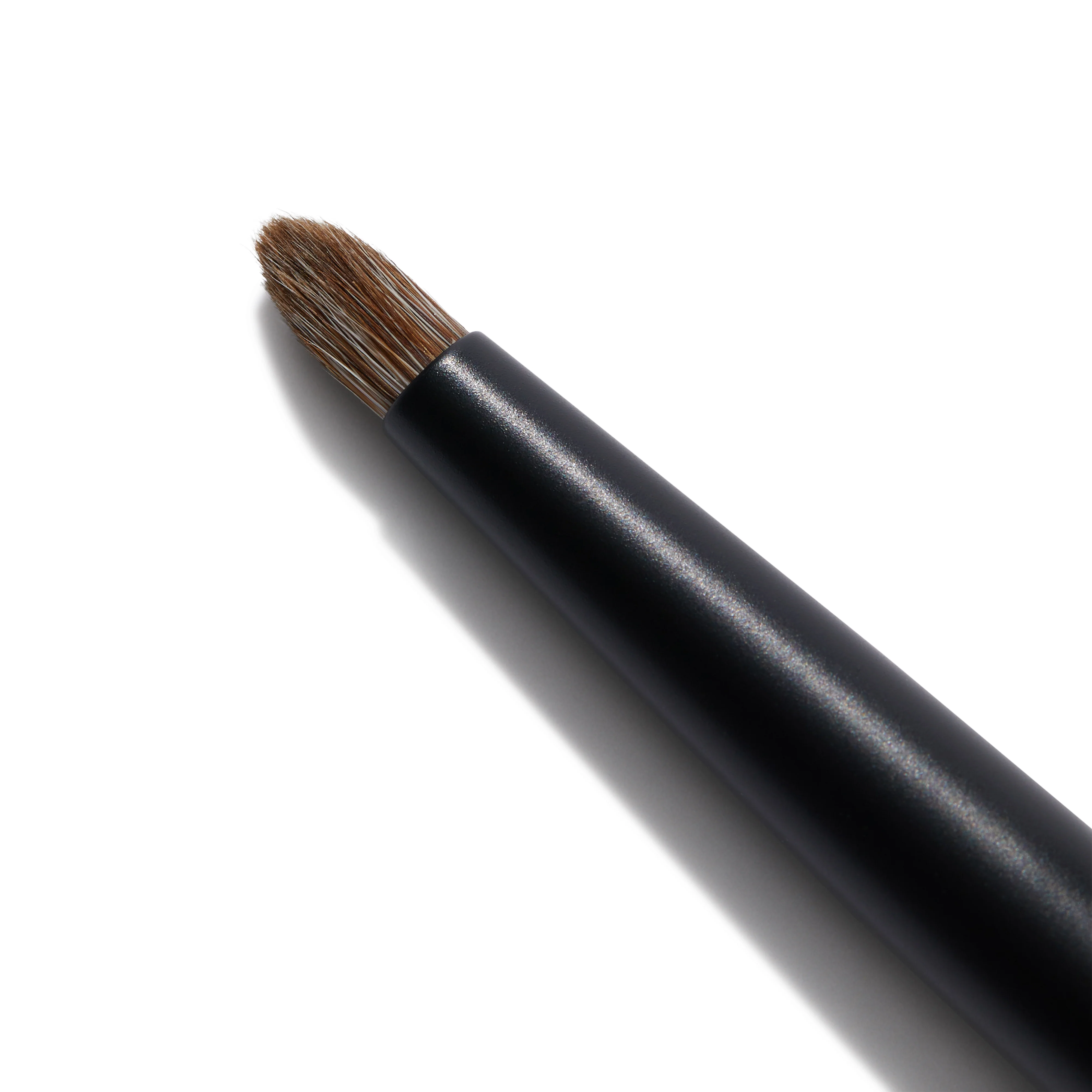 No. 15 Precision Diffuse Eye and Lip Brush (Seamless Blend Brush) - Image 4