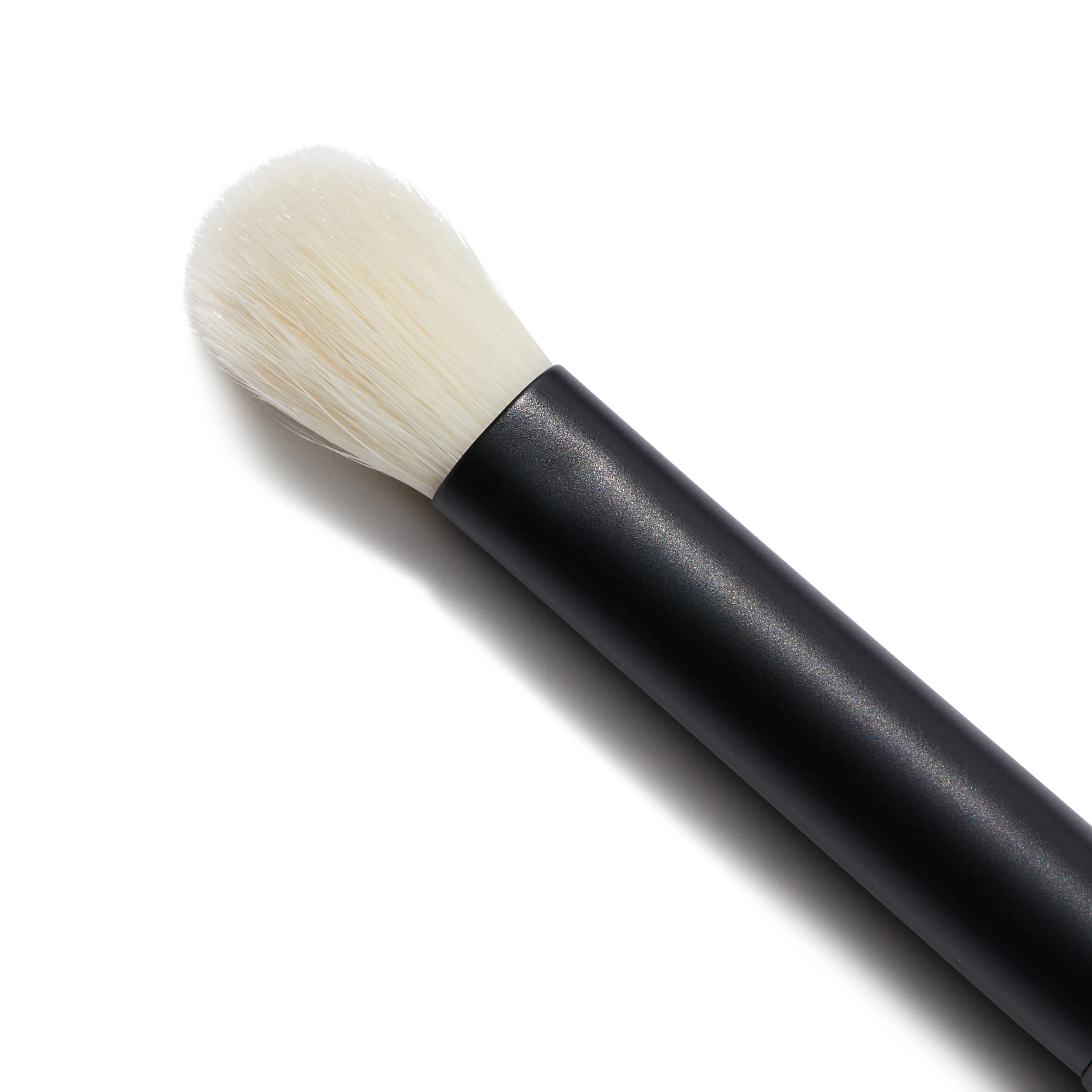 No. 8 Define and Blend Eye Brush (Seamless Blend Brush) - Image 4