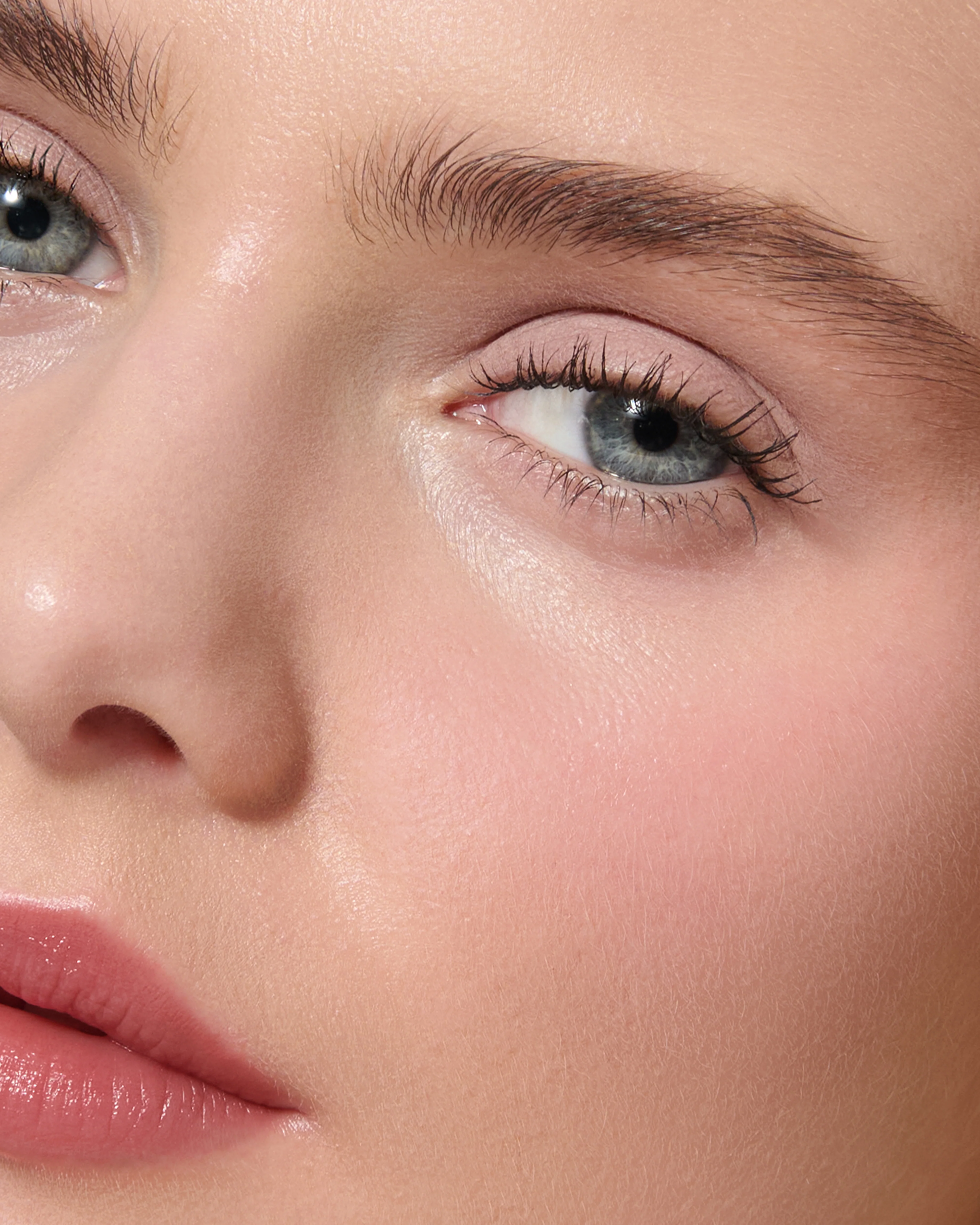 Paige (Liquid Silk Liquid Eyeshadow) - Image 4