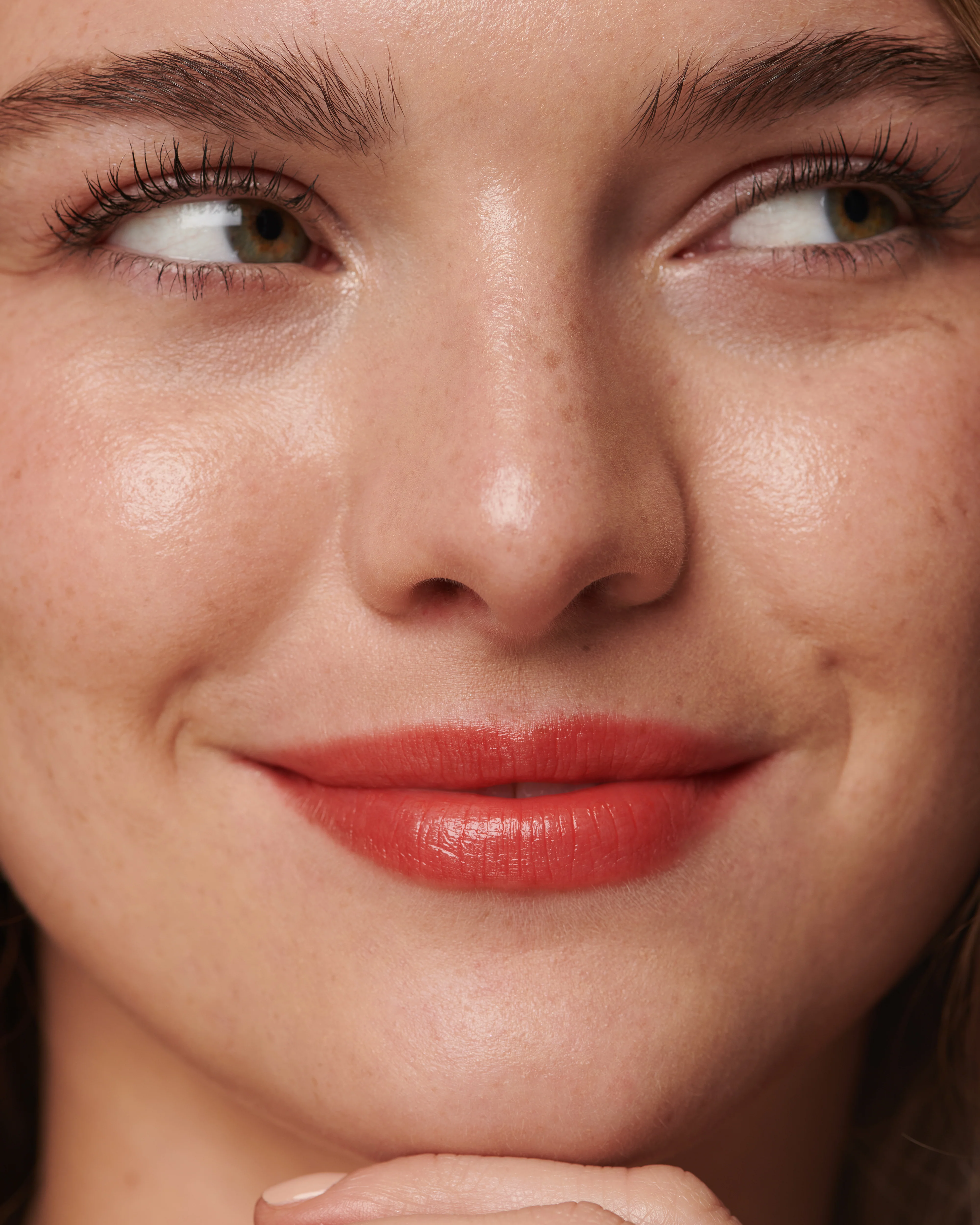 Red Curve (Baume Embrace Melting Lip Colour) - Image 7