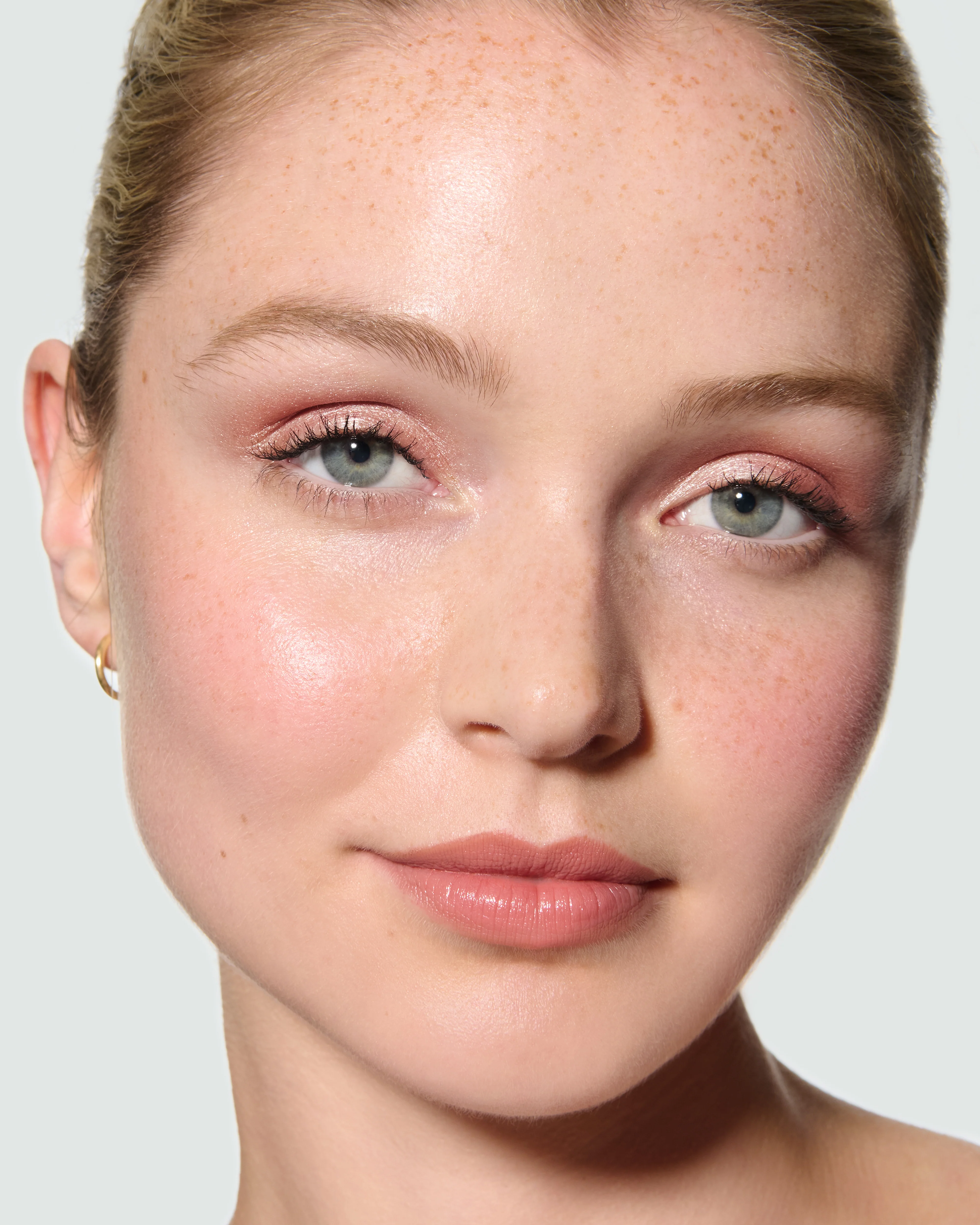 Rosalie (Liquid Lurex Eyeshadow) - Image 6