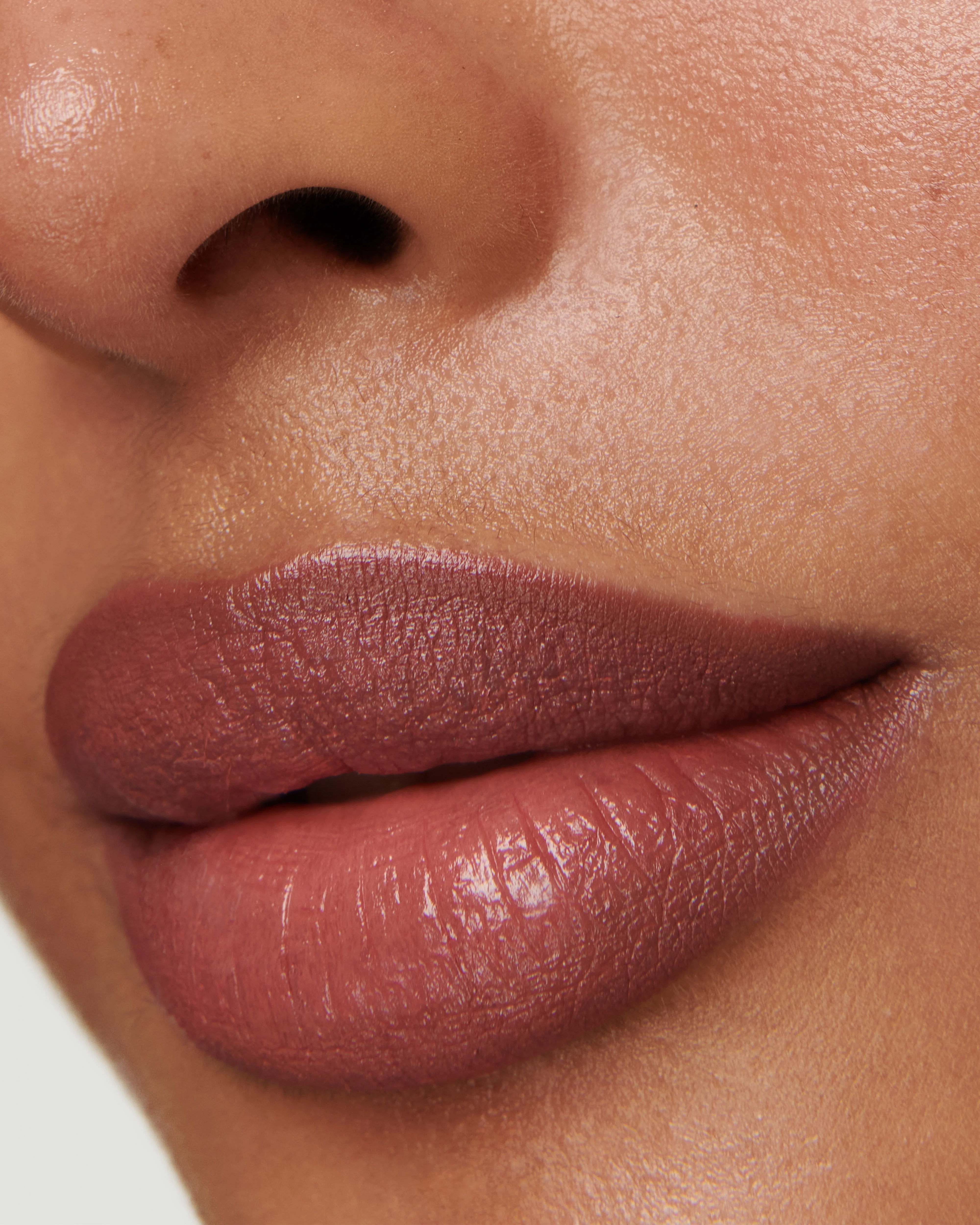 3C Deep Berry (Sculpt and Shade Lip Pencil) - Image 7