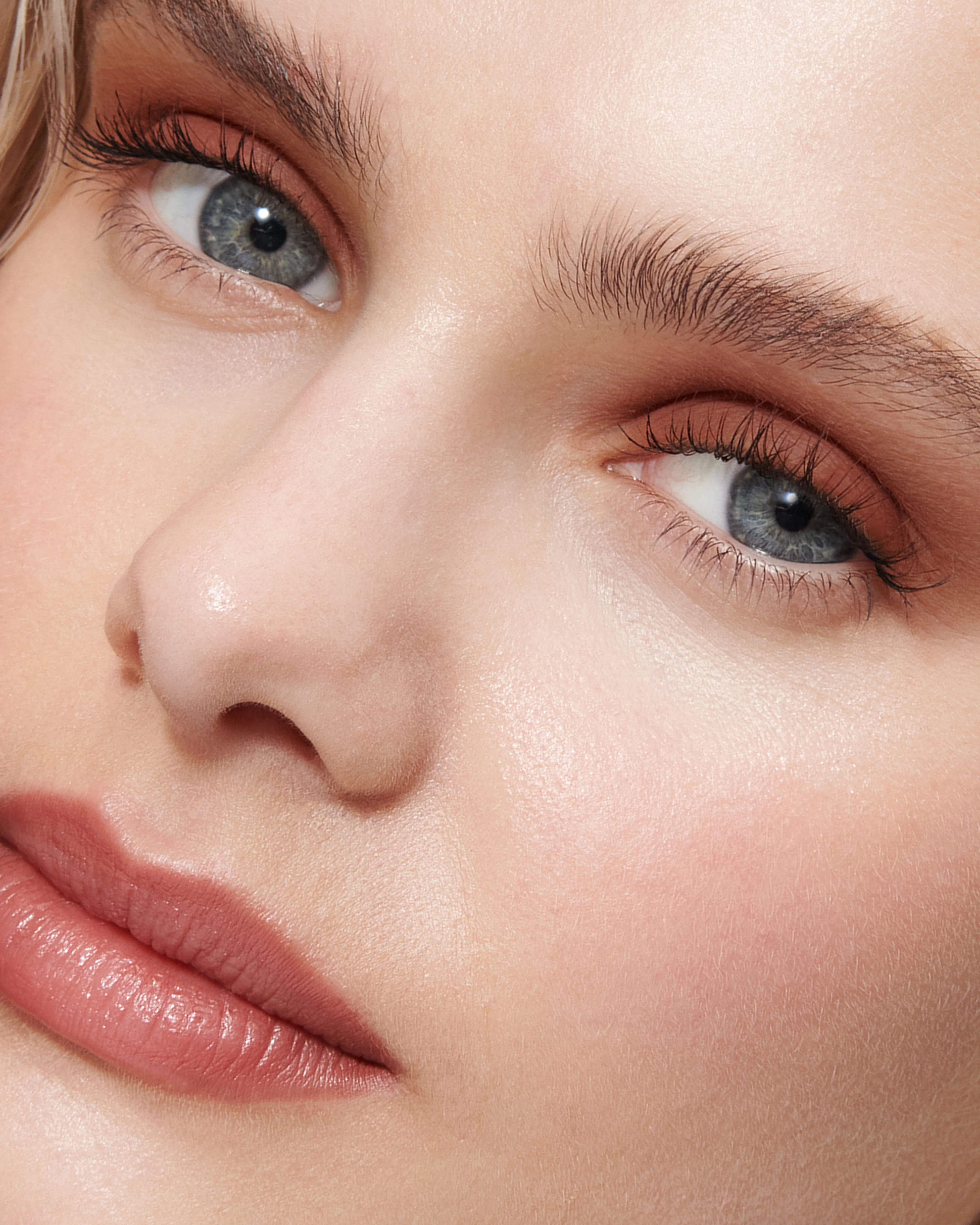 Thalia (Liquid Silk Liquid Eyeshadow) - Image 6