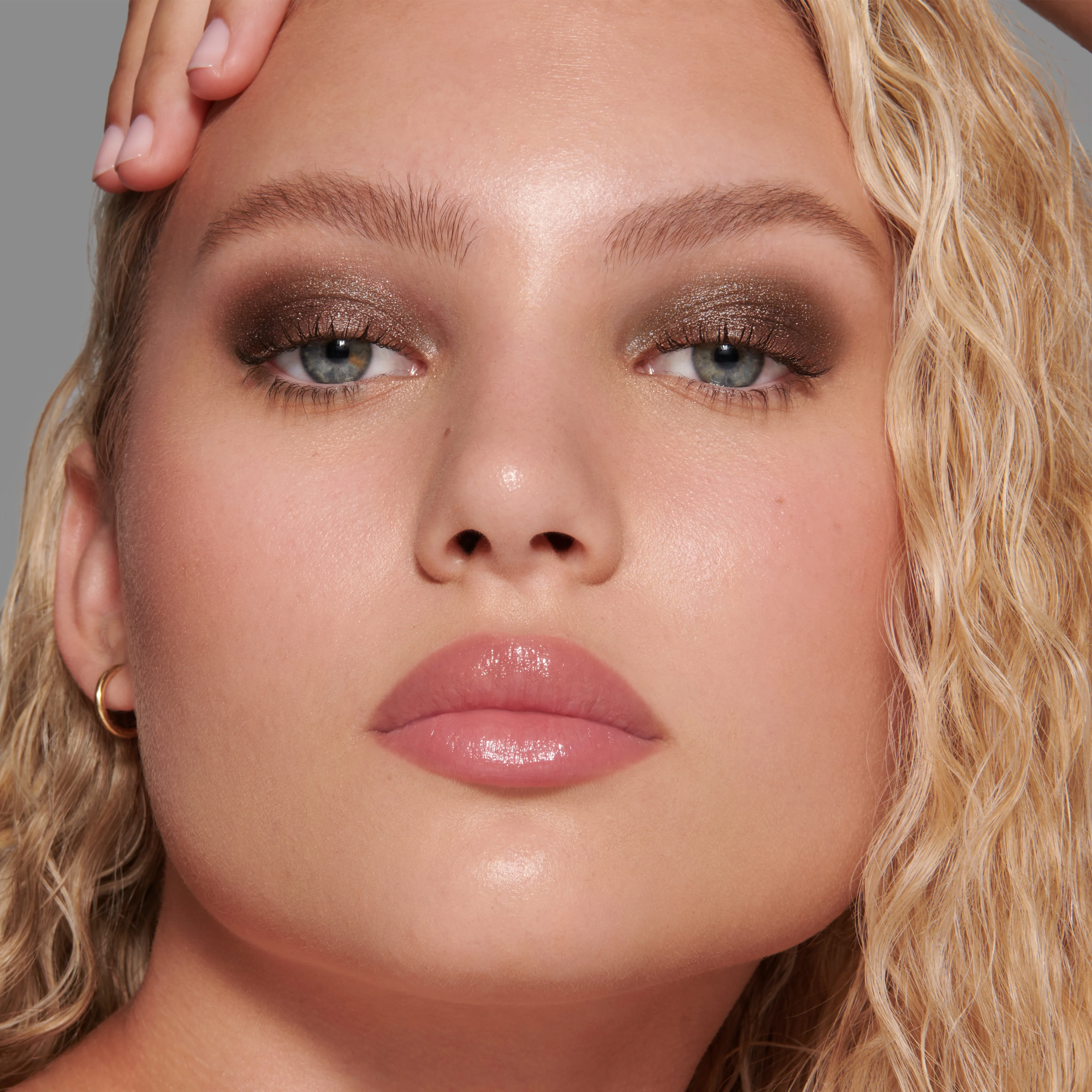 Zora (Liquid Lurex Eyeshadow) - Image 3